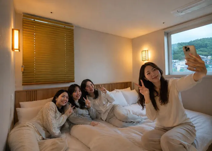 Hi J Yeonnam New Hongdae 3 Queen Beds Free Parking * Seúl