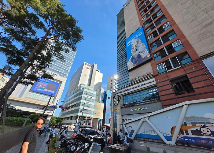 Hi J Yeonnam New Hongdae 3 Queen Beds Free Parking